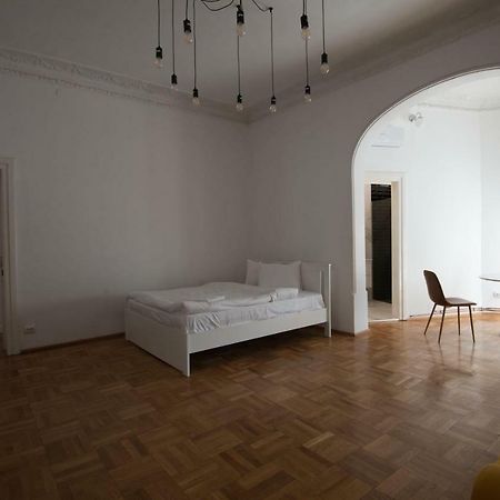 George Enescu Suites Bucarest Esterno foto