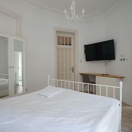 George Enescu Suites Bucarest Esterno foto