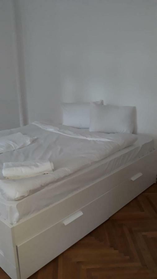 George Enescu Suites Bucarest Esterno foto