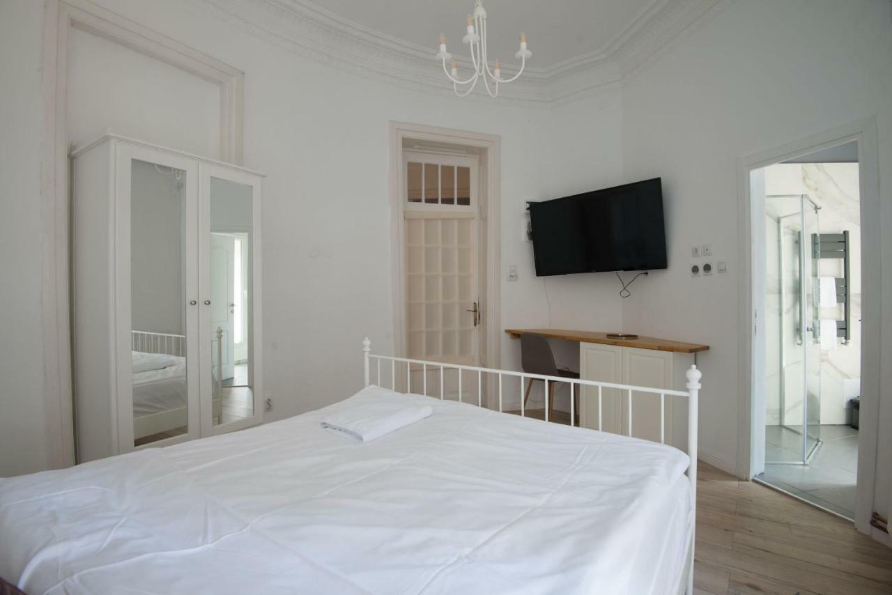 George Enescu Suites Bucarest Esterno foto